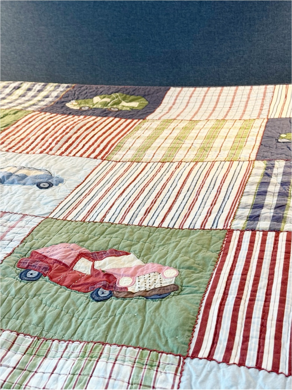 Pottery Barn Kids Twin Quilt - Vintage Cars - Picture 7 of 7